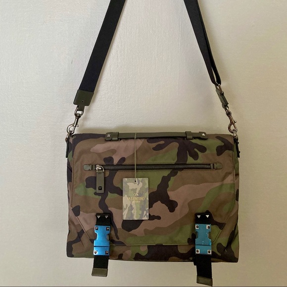 Valentino Garavani Camouflage Messenger Bag NWT - Picture 6 of 16